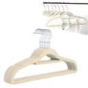 Ver imagem 1 de Kit com 10 Cabides Slim de Veludo - Organização e Sofisticação Cor:bege