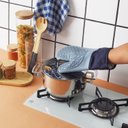 Ver imagem 5 de Luva para forno de silicone com proteção térmica - Oikos