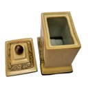 Ver imagem 3 de Tesouro em Cerâmica: Potiche Exclusivo com Alma Tropical e Toque de Majestade