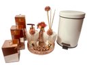 Ver imagem 1 de Kit Lavabo Luxo Rose Gold Difusor Sabonete Lixeira Escovas