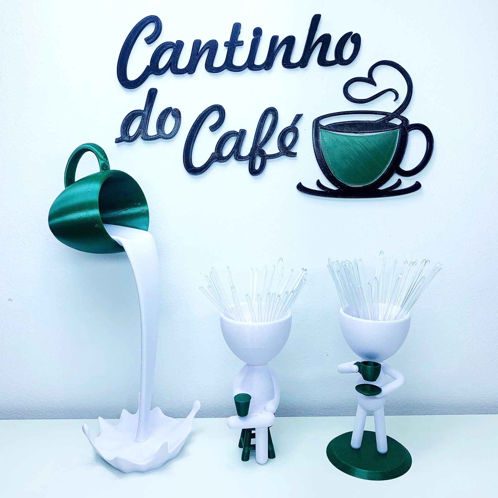 Kit Decorativo Cantinho do Café - Robert Plant Xícara Flutuante e Letreiro - Branco com Verde - 1