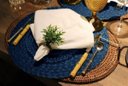 Ver imagem 1 de JOGO LUGAR AMERICANO REDONDO AZUL 38CM FEITO À MÃO SOUSPLAT DECORAÇÃO MESA JANTAR DESCANSO PRATO