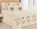 Ver imagem 1 de Kit Cobre Leito Casal Queen Encanto 07 Peças Bordado Colcha - Palha com Marrom