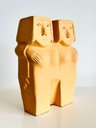 Ver imagem 3 de Casal de Mulheres Passeando Cerâmica Artesanal Feito a Mão