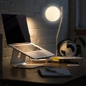 Abajur de Mesa LED Bivolt