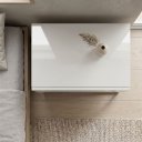 Ver imagem 4 de Mesa de Cabeceira Eros 60cm com 2 Gavetas MDF Branco Pés de Metal Preto Estilo Industrial
