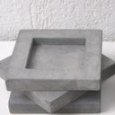 Ver imagem 1 de Castiçal Porta-Vela Quadrado Cimento Refratário 15x15x2,5cm Cinza