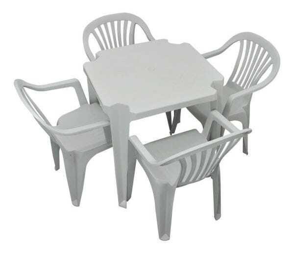 Jogo de Mesa e Cadeiras Plásticas - Conjunto Móveis