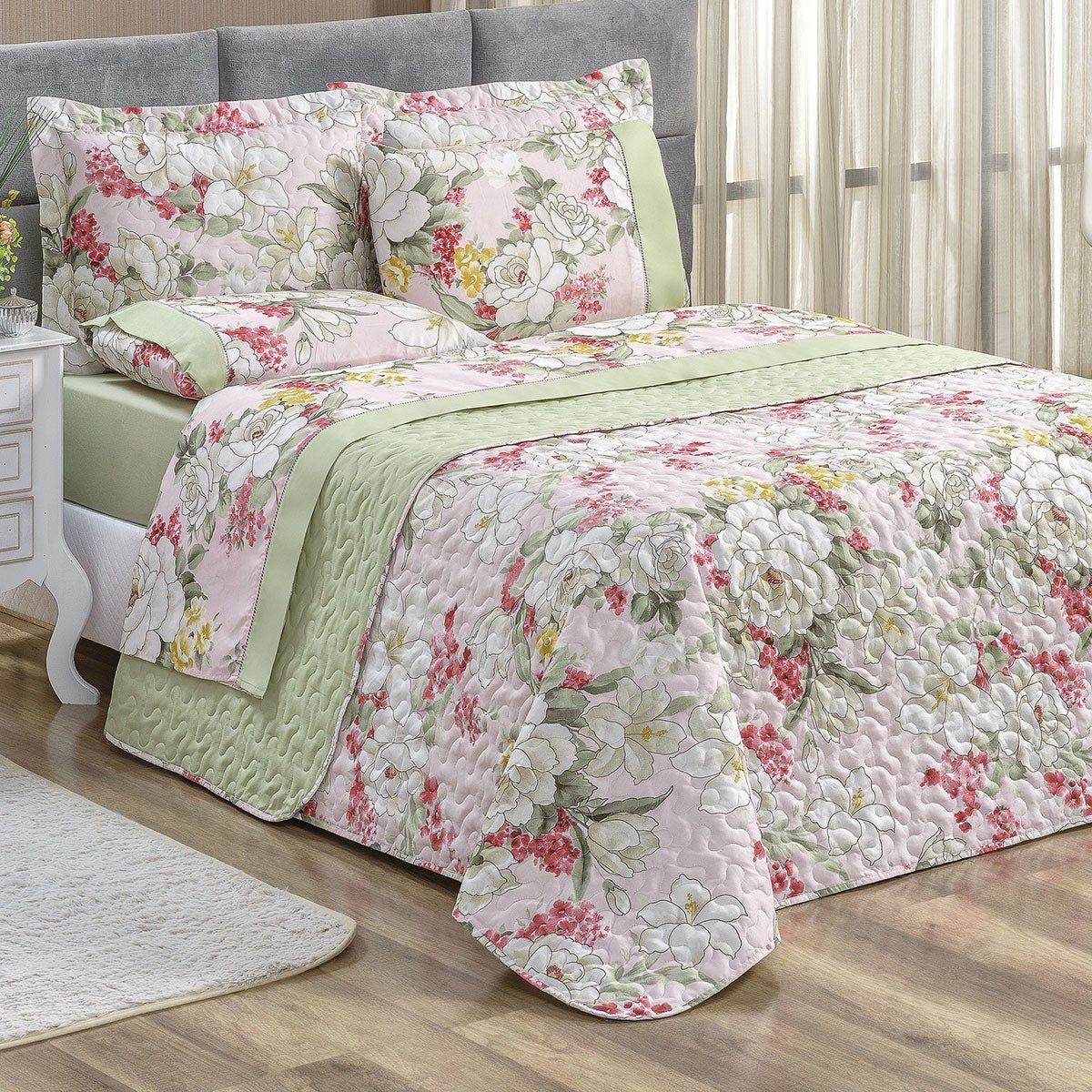 Kit Cobre Leito Verde Queen Floral 200 Fios Micropercal 3 Peças 2,60m x 2,40m com 2 Porta Travesseir