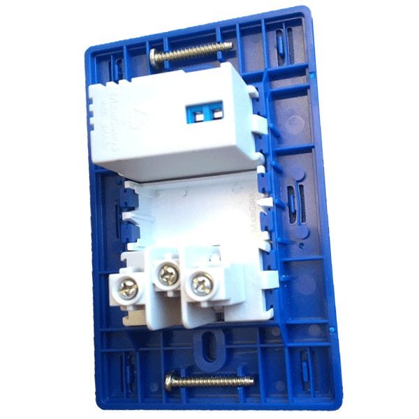 Conjunto 4x2 Alto Brilho Linha Infiniti - 1 Tomada 2P+T 20 A + tomada USB 1A separadas - 2