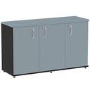 Ver imagem 1 de Armário Baixo Credenza PE25 Pandin 121,50 cm (largura) em MDP Cor Cinza e Preto com Três Portas