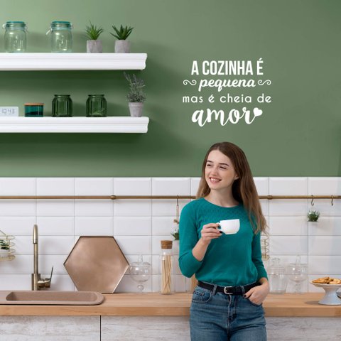 Adesivo Frase a Cozinha É Pequena Mas É Cheia de Amor Geladeira Kanto Store Adesivo de Parede Branco