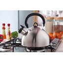 Ver imagem 2 de Chaleira Aço Inox Delizie 2 Litros com Apito Alça Cozinha Mor