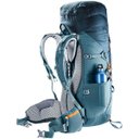 Ver imagem 3 de Mochila cargueira Deuter com design sofisticado que apresenta equilíbrio perfeito entre conforto,