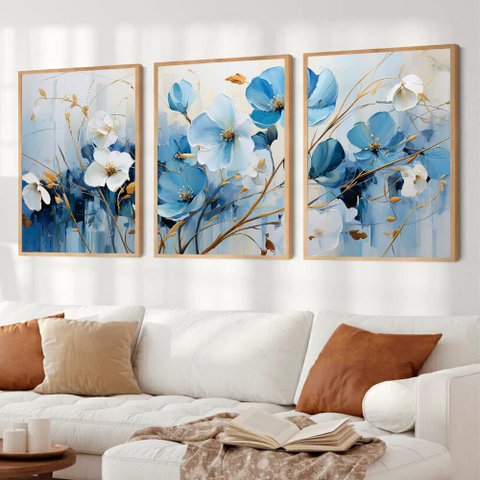 Kit Quadro Decorativo 3 Telas Flores Azuis em Traços de Ouro Tacolado Moldura Trad 1cm Preta com Vid