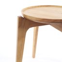Ver imagem 5 de Mesa Lateral Redonda para Sala com Bandeja Maderia Maciça 35cm x 51cm Mel Escuro Casavee