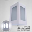 Ver imagem 2 de Arandela triangular em alumínio E27 Branca + Lâmpada LED 12W 6000K