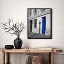 Ver imagem 1 de Quadro Decorativo Porta Azul P&b - 70x50cm:moldura Branca