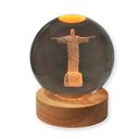 Ver imagem 1 de Luminária Abajur Usb Enfeite Decorativo Esfera de Vidro 3d com Led Planetário Quarto:cristo Redentor