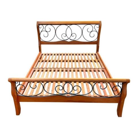 Cama de Casal Madeira Demolição Detalhe em Ferro Peroba Rosa