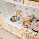Ver imagem 6 de Cozinha Infantil com Geladeira Petit Kit Livro Educativo em Madeira | Eita Casa Perfeita