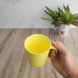 Conjunto 6 Canecas Escolares de Plástico 400ml UZ Amarelo Claro - 2 Conjunto 6 Canecas Escolares de Plástico 400ml UZ Amarelo Claro - 2