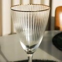 Ver imagem 2 de Jogo 4 Taças de Vinho com Borda Dourada Lines Vidro Transparente 400ml Wolff