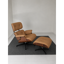Ver imagem 1 de Poltrona Charles Eames com Puff - Pau Ferro em Couro Caramelo