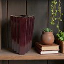 Ver imagem 3 de Vaso Decorativo em Cerâmica Bordô Canelado Design Escultural 28cm