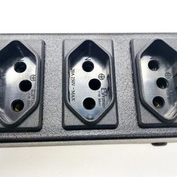 Filtro de Linha com Disjuntor 20A Bivolt 4 Tomadas Protetor Profissional Metálico Cabo 1 Metro - 4 Filtro de Linha com Disjuntor 20A Bivolt 4 Tomadas Protetor Profissional Metálico Cabo 1 Metro - 4