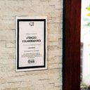 Ver imagem 2 de Display Acrílico Bolso Parede A4 Porta Folha Expositor