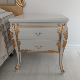 Mesa de Cabeceira Luís Xv Madeira Maciça Apliques Folheados a Ouro - 4