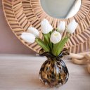 Ver imagem 1 de Arranjo de Tulipas Flor Artificial Branca no Vaso Trouxinha Âmbar e Preto 25cm | Formosinha