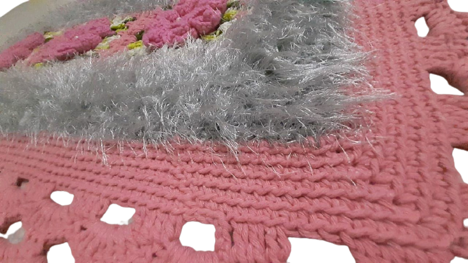 Tapete de crochê rosa e cinza Artesanal - 4