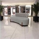 Ver mais imagens de Sofá 3 Lugares Orgânico Curvo Tókio 180cm Bouclé Cinza Claro