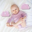 Ver imagem 2 de Kit Mesversário Placa Boas Vindas Acrílico Bebê Decorar Foto Menina Plaquinha Decoração Nuvem Rosa