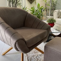 Kit Duas Poltrona Giovana Base Giratória Ferro e Madeira em Sued Premium:marrom - 9