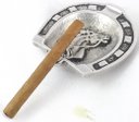Ver imagem 3 de Cinzeiro de Mesa Ferradura em Alumínio Artesanal: Sustentabilidade e Sofisticação em uma Única Peça