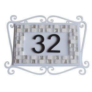 Número para Casa Moldura Arabescos Branca com Pastilhas Claras