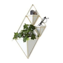 TRIGG - CONJUNTO COM 2 VASINHOS DE PAREDE BRANCO/DOURADO - UMBRA - 6