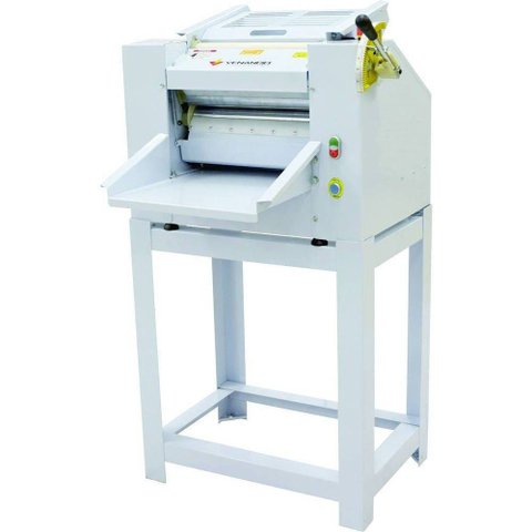 Cilindro Laminador de Massas com Pé 39cm Clpsv39nr 220v Venâncio