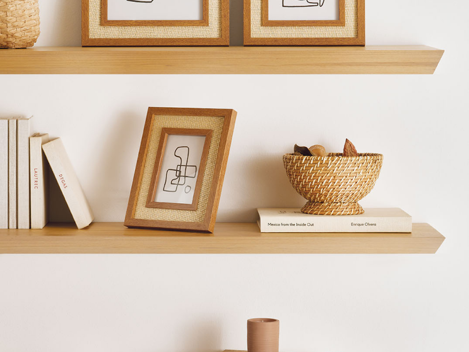 Ver imagem 4 de PORTA RETRATO EM RATTAN NATURAL MESA E PAREDE:Marron em bege