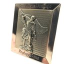 Ver imagem 1 de Quadro Adorno De Mesa Metal São Miguel Arcanjo Com Oração Dourado