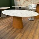 Ver imagem 3 de Mesa de Jantar Cone Oval 160x90 Cm Base Madeira Freijó Tampo Calacato Bronzeado