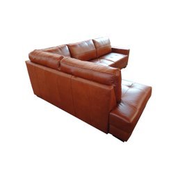 Sofá de Couro Canto Marrocos 3 Lugares com Chaise Esquerda Conhaque com Brilho - Mempra Design - 5