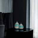 Ver imagem 2 de Dupla Garrafa Mimo Decoração em Cerâmica Azul e Palha Marrakesh