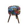 Puff Decorativo Redondo com Pés de Madeira Tecido Romero Britto - Jbf Poltronas e Cia - 1