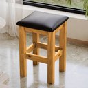 Ver imagem 1 de Banquinho Baixo de Madeira Maciça Mel com Assento Estofado Preto