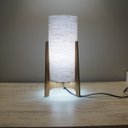 Ver imagem 3 de Abajur Luminária de Mesa Modelo Tripé Madeira e Cúpula Tecido Linho 32cm x 15cm