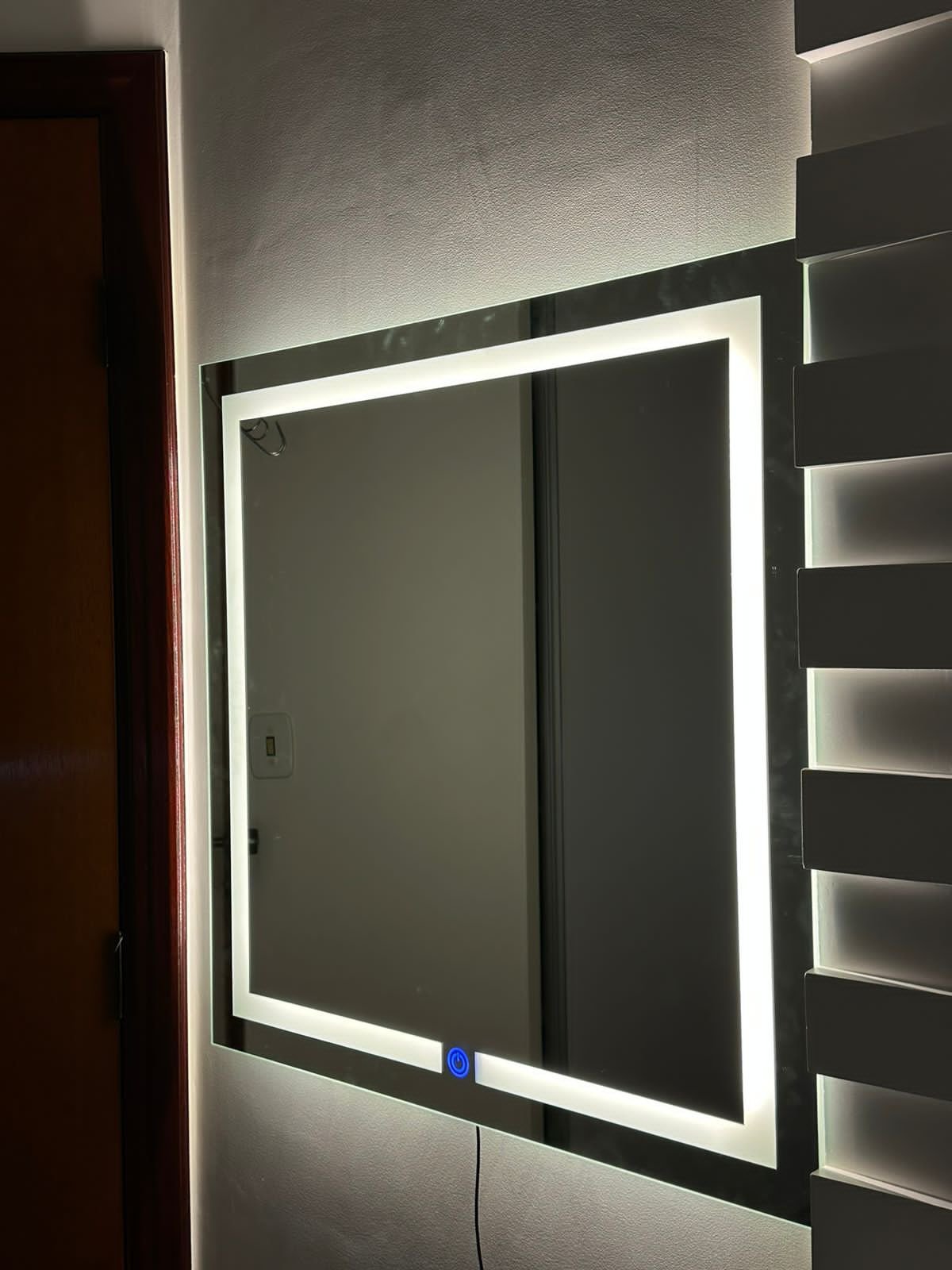 Kit 2 Espelho quadrado jateado com led 50x50